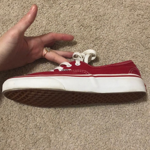 Red vans - Picture 3 of 4